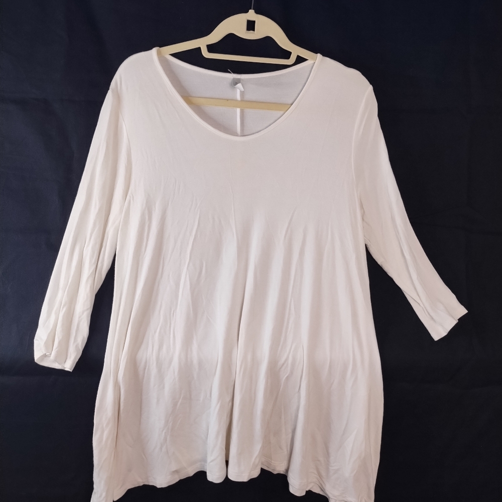 Bundle 3 🎉 Items $10-Acting Pro Plus size XL 3/4" sleeve. fit XXL 14-16